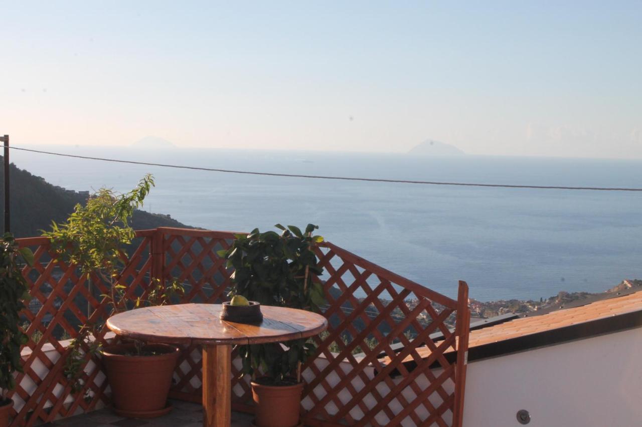 Antico Casale Bed & Breakfast Gioiosa Marea Eksteriør bilde